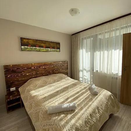 Gardens Apartment *